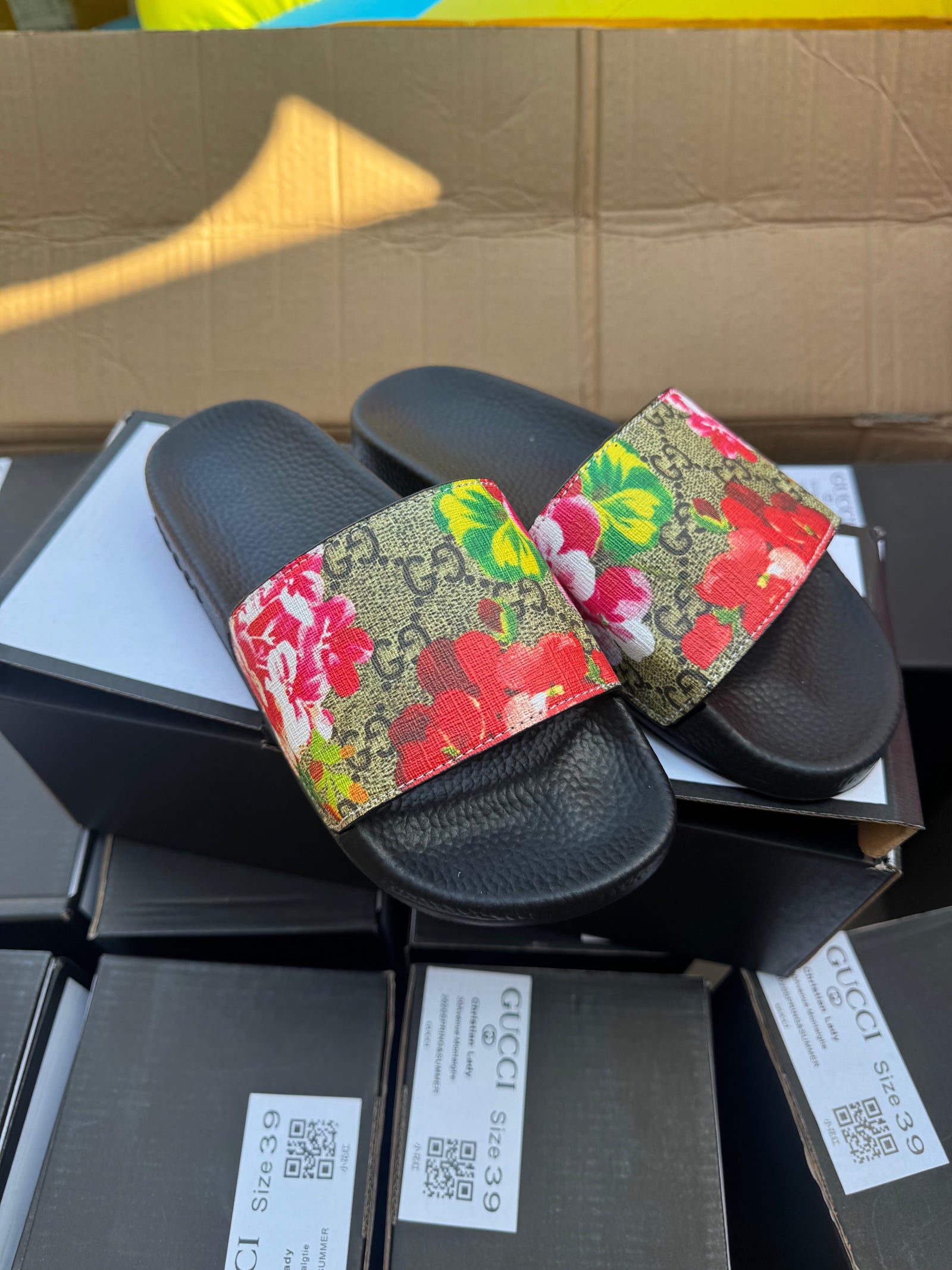 Women’s Slides