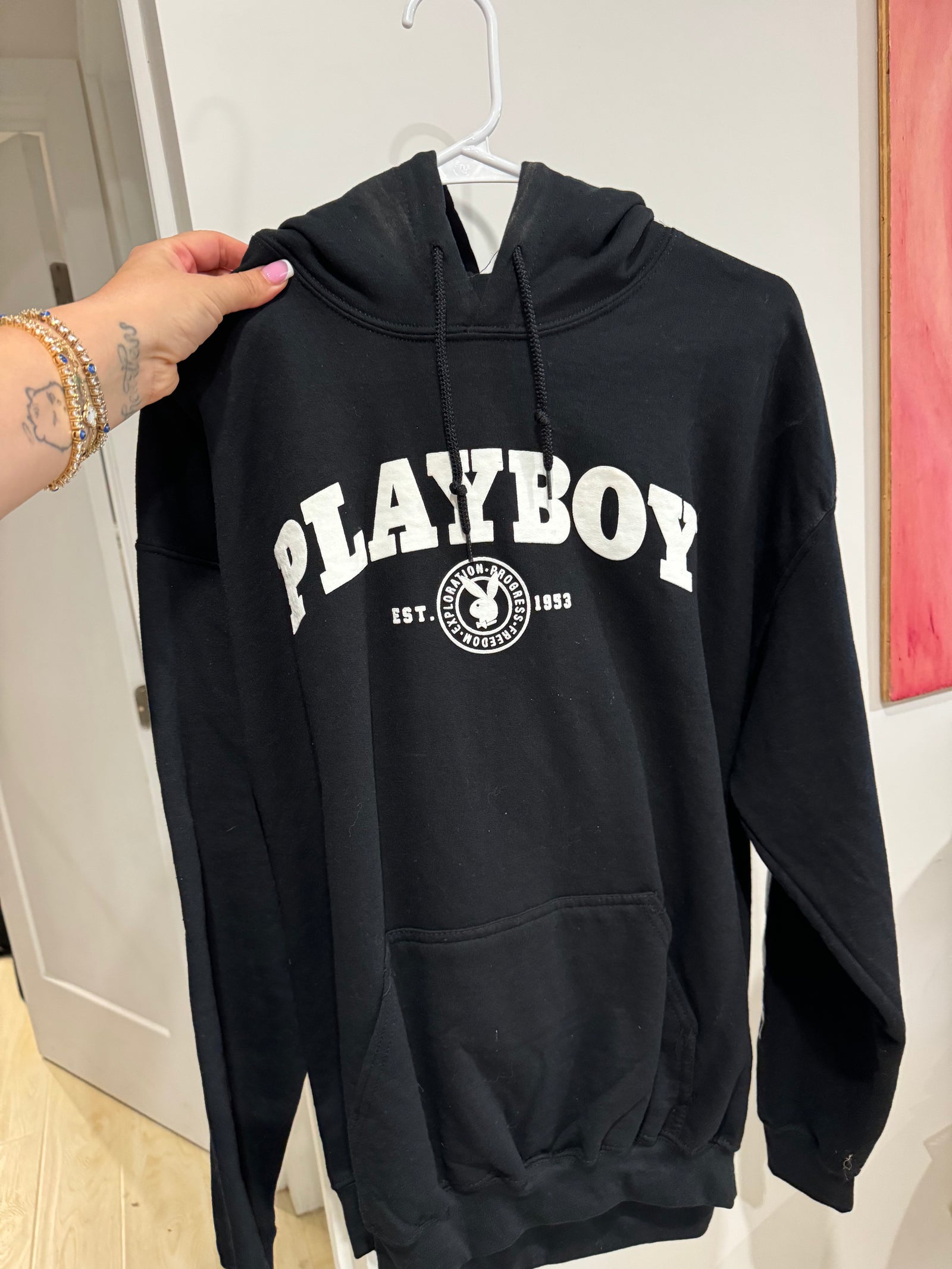 PreOwned P Hoodie sz L