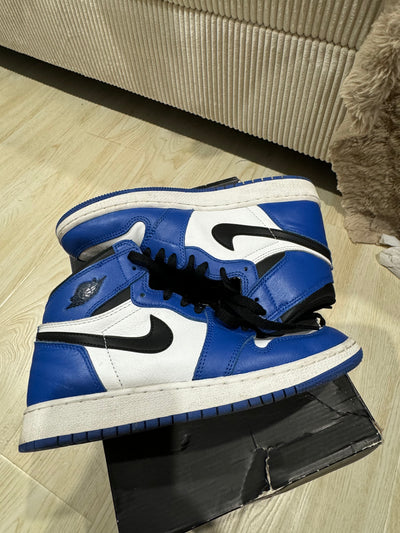 PreOwned Jordan 1 size 7y